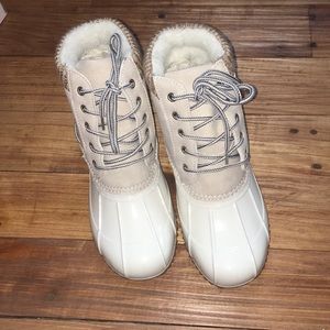 White duck boots